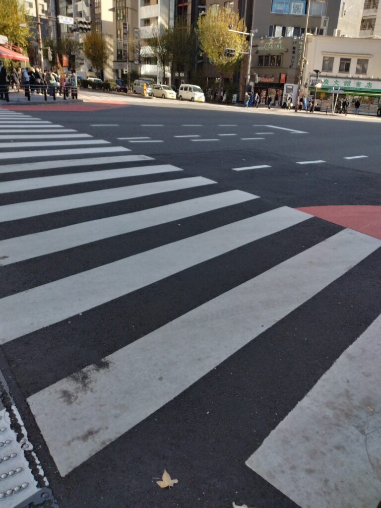 神保町の雰囲気がほんのり混じる“文化の香り”