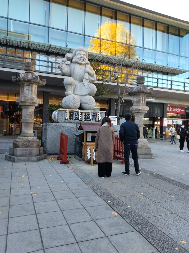 大黒天像が迎えてくれる“福のスポット”