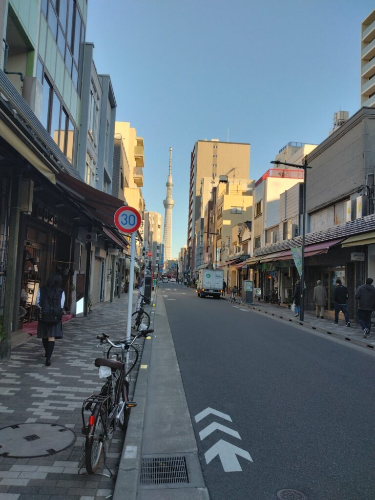 スカイツリーが望める街並み / A Street View with Tokyo Skytree